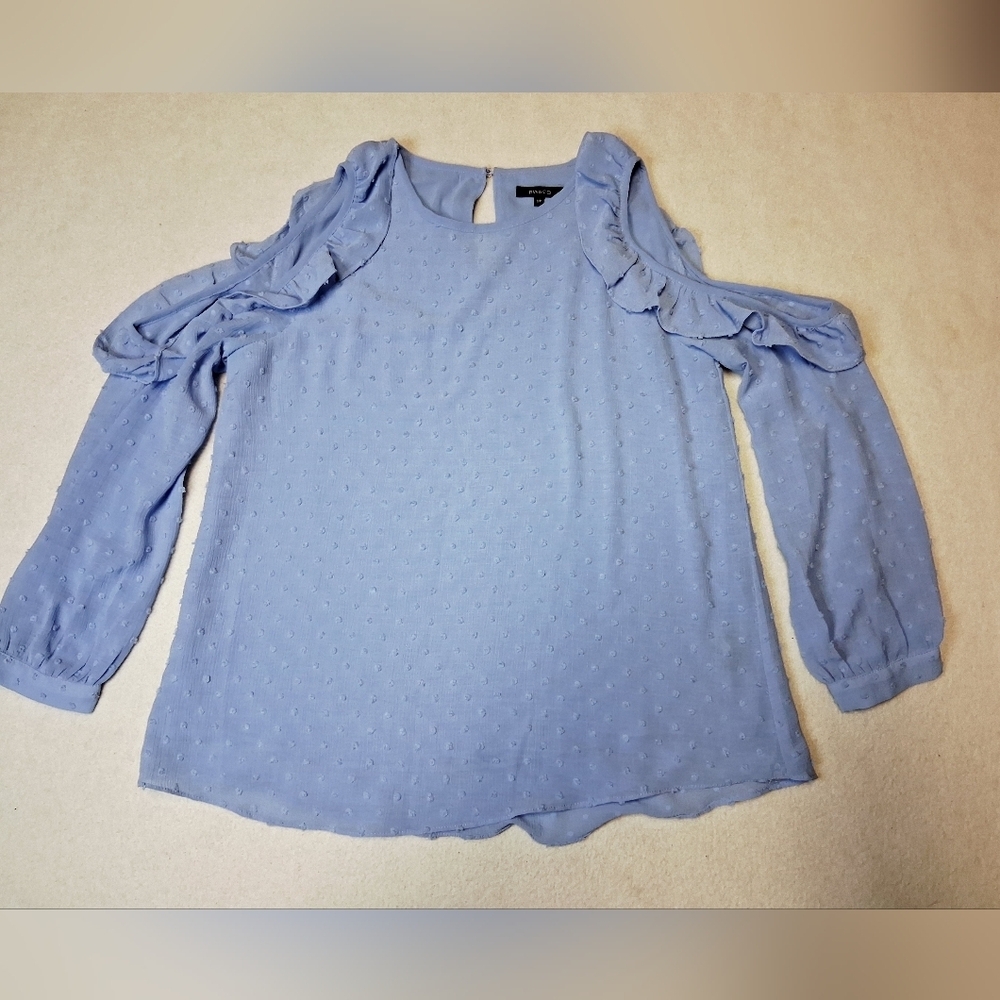RW&CO. Soft Blue Textured Top Sleeveless Shoulders